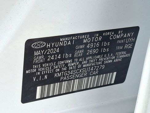 Certified 2025 Genesis G70 2.5T w/ Sport Prestige Package image 18