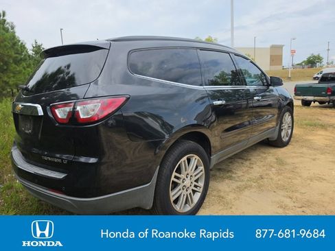 Used 2015 Chevrolet Traverse LT w/ Style and Technology Package AWD/4WD image 4