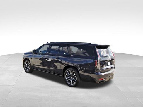 Used 2023 Cadillac Escalade ESV Sport Platinum image 3