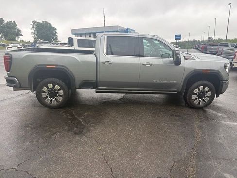 Used 2025 GMC Sierra 2500 Denali w/ Denali Reserve Package AWD/4WD image 8