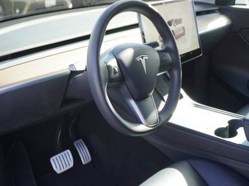 Used 2022 Tesla Model Y Performance image 21