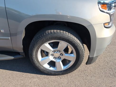 Used 2018 Chevrolet Tahoe LT w/ Luxury Package AWD/4WD image 3