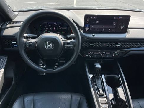 Used 2024 Honda Accord Sport image 11