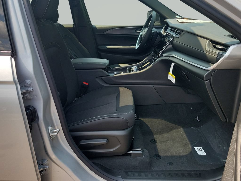 New 2026 Jeep Grand Cherokee Laredo X RWD image 25
