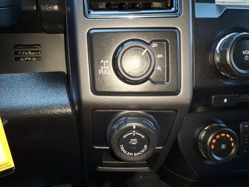 Used 2018 Ford F150 XLT w/ Equipment Group 302A Luxury AWD/4WD image 27