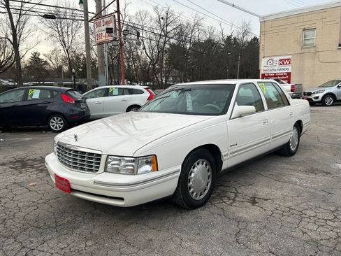 Used 1999 Cadillac De Ville Base 4dr Sedan image 2