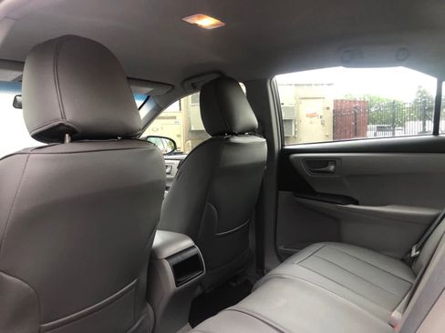 Used 2015 Toyota Camry LE FWD image 5