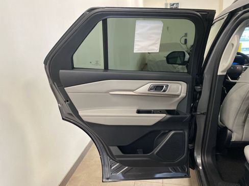 New 2026 Ford Explorer Active w/ Active Comfort Package image 17