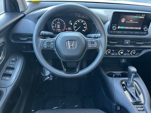Used 2023 Honda HR-V LX image 16