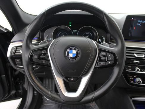 Used 2018 BMW 530e xDrive AWD/4WD image 26