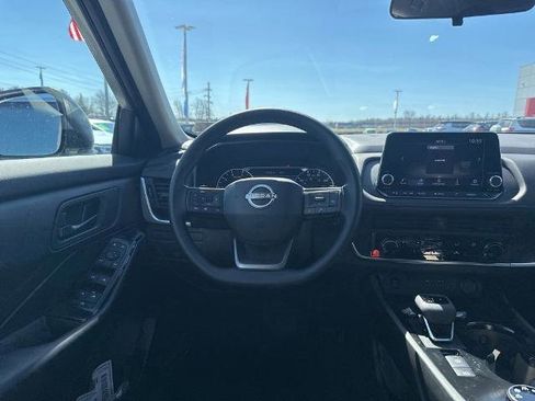 Certified 2025 Nissan Rogue S AWD/4WD image 17