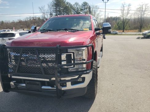 Used 2019 Ford F250 XLT w/ XLT Premium Package image 2