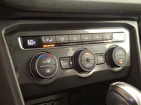 Used 2020 Volkswagen Tiguan SEL w/ 3rd Row Seat Package image 18