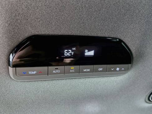 Used 2024 Kia EV9 Light Long Range RWD image 27
