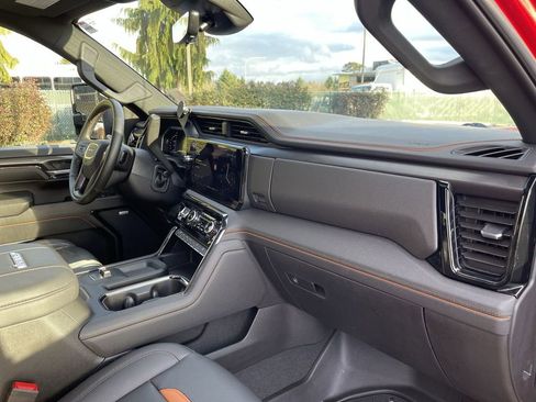 Used 2025 GMC Sierra 2500 AT4 w/ AT4 Premium Plus Package image 30