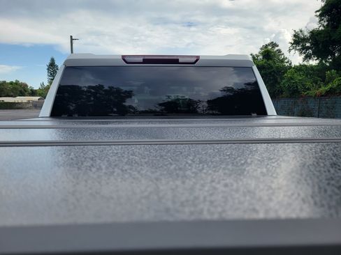 Certified 2021 Chevrolet Silverado 1500 LT RWD image 8