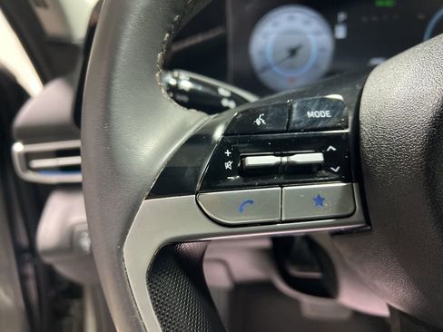 Used 2025 Hyundai Elantra SEL image 23