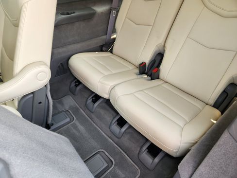Used 2021 Cadillac XT6 Premium Luxury FWD image 14