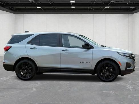 Used 2023 Chevrolet Equinox LS w/ LS Convenience Package FWD image 6
