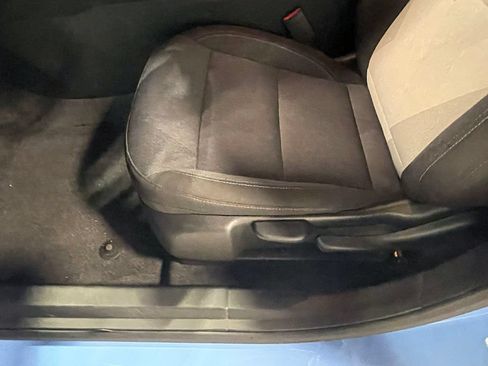 Used 2024 Chevrolet Trax RS FWD image 21