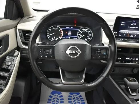 Used 2025 Nissan Rogue SV FWD image 20