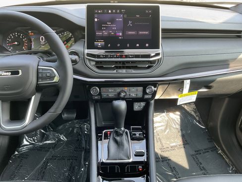 New 2025 Jeep Compass Limited w/ Sun & Sound Group image 11