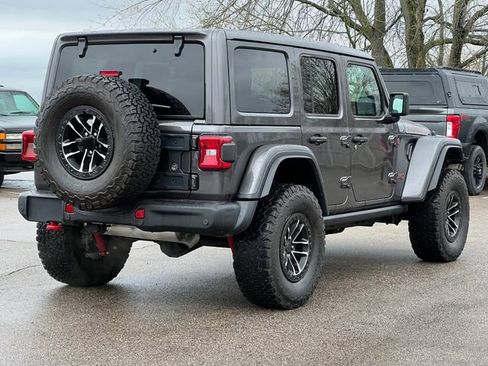 Used 2025 Jeep Wrangler Unlimited Rubicon AWD/4WD image 46