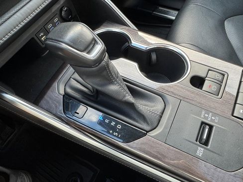 Used 2022 Toyota Highlander Platinum image 21