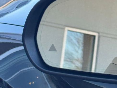 Used 2022 Mercedes-Benz GLC 300 4MATIC image 5