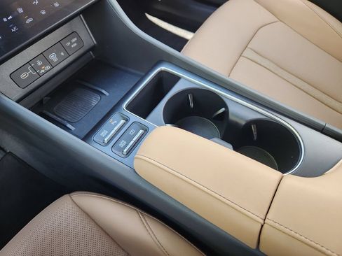 Certified 2025 Hyundai Sonata Limited FWD image 16