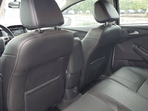 Used 2013 Ford Focus Titanium FWD image 22