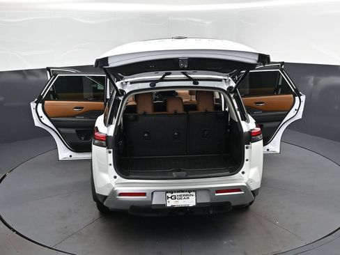 Used 2025 Nissan Pathfinder Platinum w/ Cargo Package FWD image 49