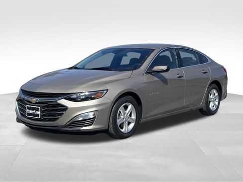 Used 2023 Chevrolet Malibu LS image 2