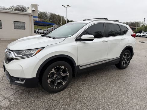 Used 2019 Honda CR-V Touring image 3