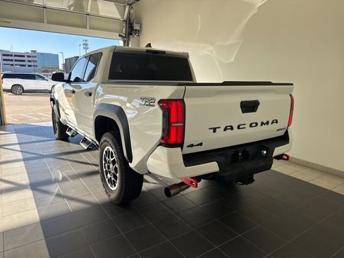 Certified 2025 Toyota Tacoma TRD Off-Road image 5