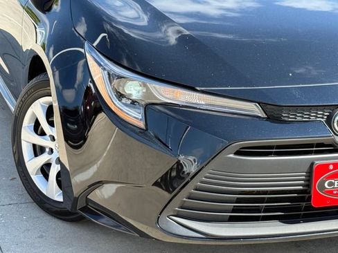 Used 2024 Toyota Corolla LE FWD image 4