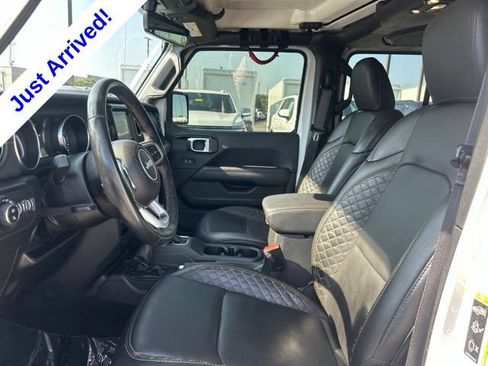 Used 2022 Jeep Gladiator Overland AWD/4WD image 13