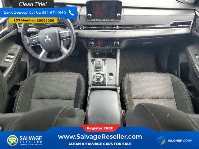 Used 2024 Mitsubishi Outlander ES FWD image 11