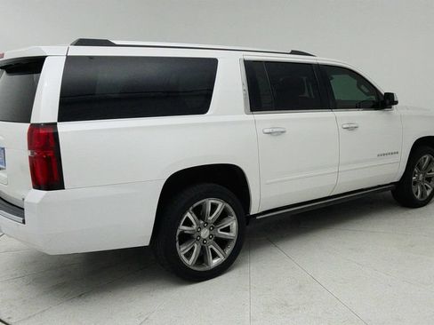 Used 2018 Chevrolet Suburban Premier AWD/4WD image 7