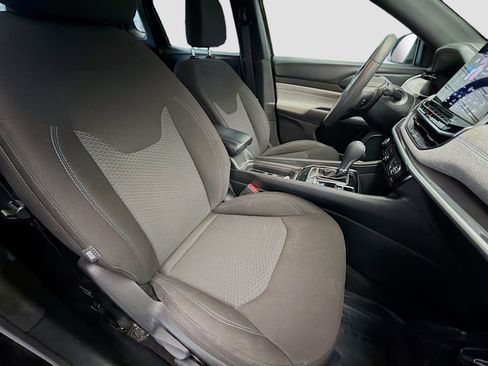 Used 2023 Jeep Compass Sport image 15