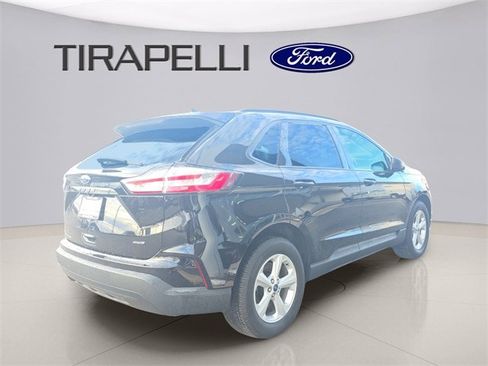 Certified 2022 Ford Edge SE image 7