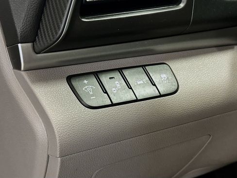 Used 2020 Hyundai Elantra Value Edition image 12