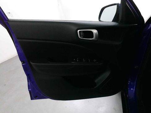 Used 2023 Hyundai Venue SEL image 10