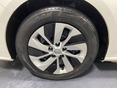 Used 2024 Nissan Altima 2.5 S image 5