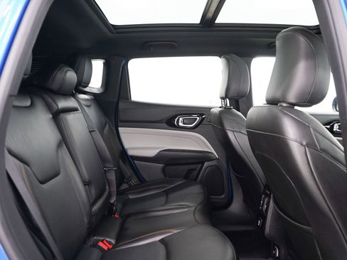 Used 2023 Jeep Compass Limited w/ Sun and Sound Group AWD/4WD image 12