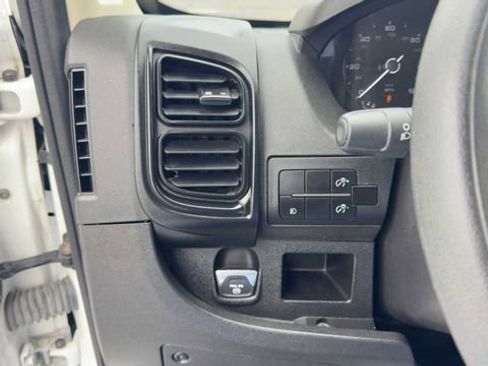 Used 2023 RAM ProMaster 2500 w/ Driver Convenience Group FWD image 24