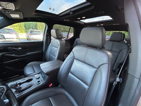 Used 2023 Chevrolet Traverse RS AWD/4WD image 9