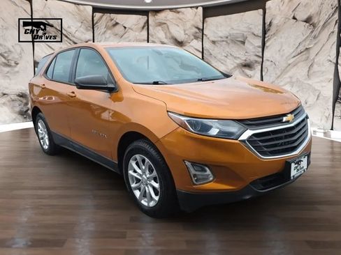 Used 2018 Chevrolet Equinox LS AWD/4WD image 3
