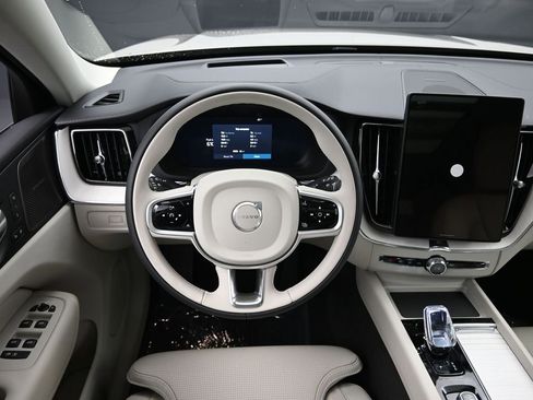 New 2026 Volvo XC60 B5 Ultra w/ Protection Package Premier AWD/4WD image 19