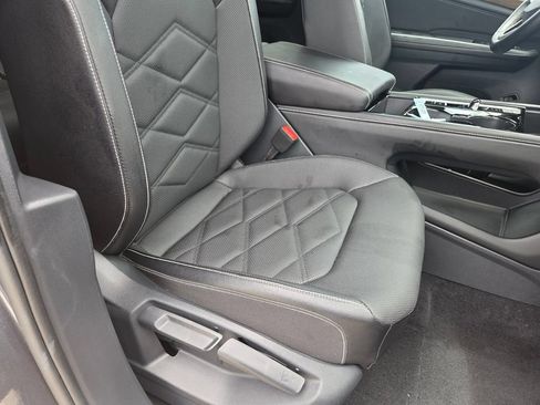 Used 2025 Volkswagen Atlas SE AWD/4WD image 30
